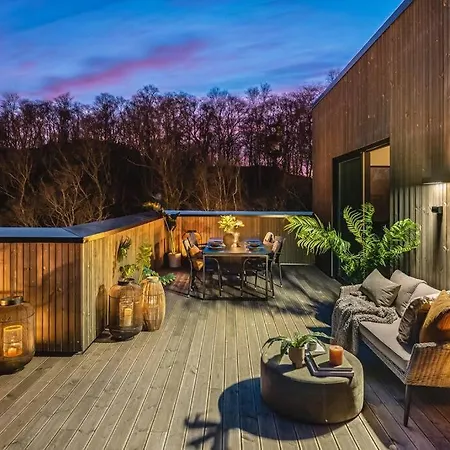 Large Seafront Penthouse Apt! Private Roof Terrace Szálloda Bergen