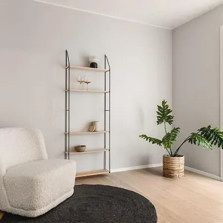 Large Seafront Penthouse Apt! Private Roof Terrace *