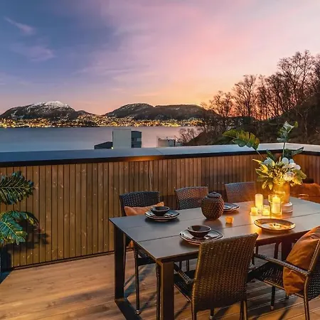 Large Seafront Penthouse Apt! Private Roof Terrace Szálloda *