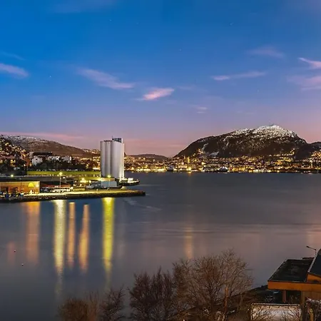 Large Seafront Penthouse Apt! Private Roof Terrace Hotel