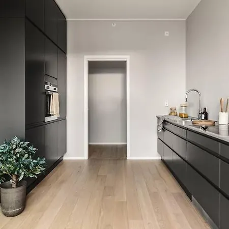 Szálloda Large Seafront Penthouse Apt! Private Roof Terrace Bergen