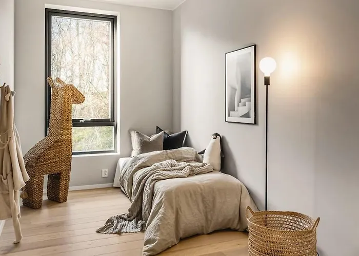 Large Seafront Penthouse Apt! Private Roof Terrace Hotel *