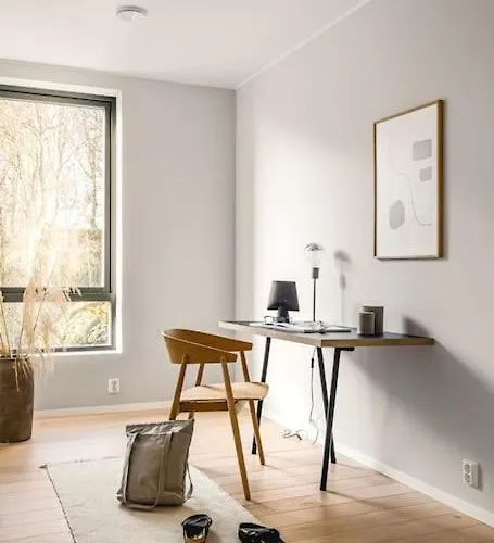 Large Seafront Penthouse Apt! Private Roof Terrace * Bergen