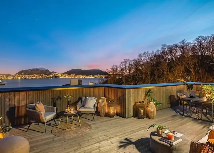 Hotel Large Seafront Penthouse Apt! Private Roof Terrace