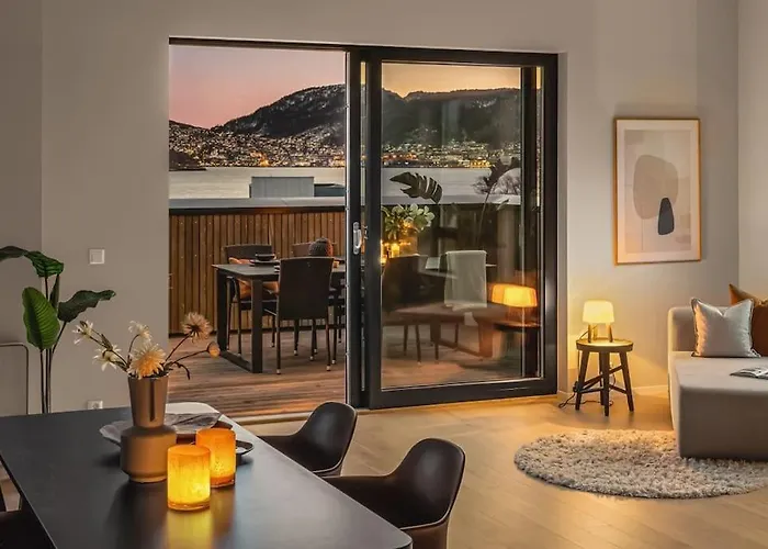 Large Seafront Penthouse Apt! Private Roof Terrace * Bergen