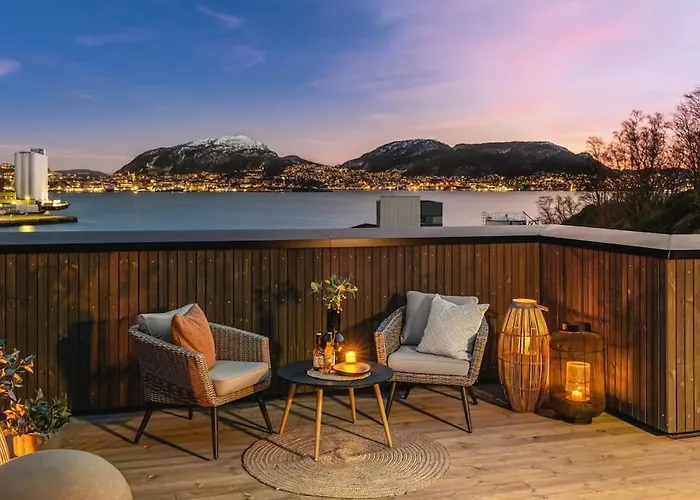 Hotel Large Seafront Penthouse Apt! Private Roof Terrace *