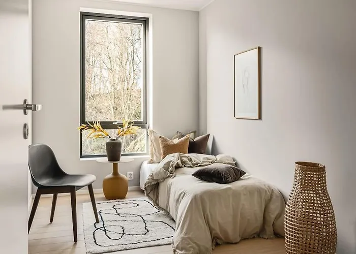 Large Seafront Penthouse Apt! Private Roof Terrace Bergen